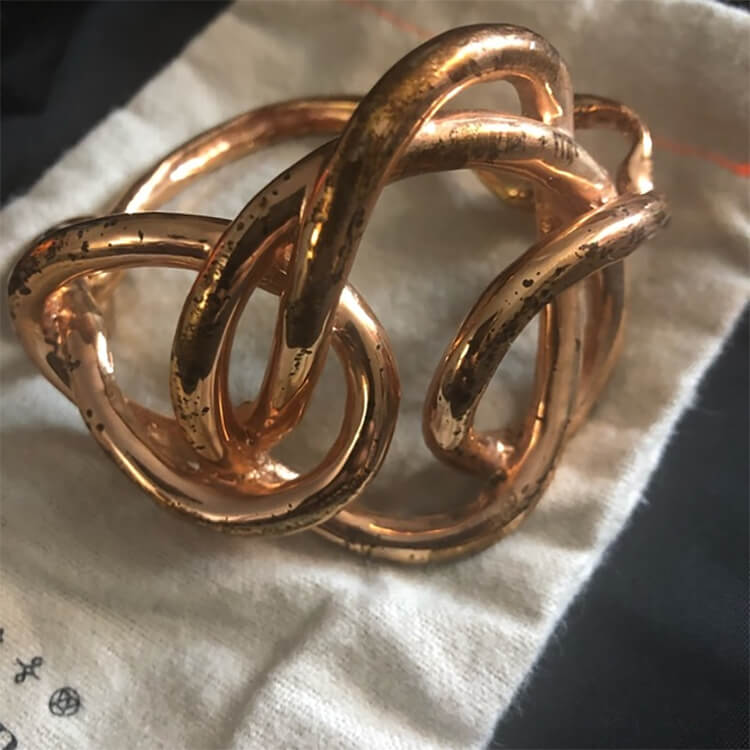 vàng hồng bị đen